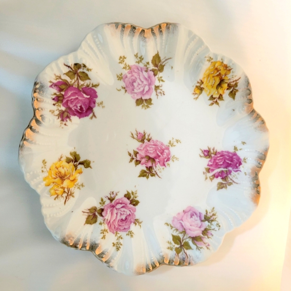 Vintage Floral Plate with Gold Edging 8.5" Diameter